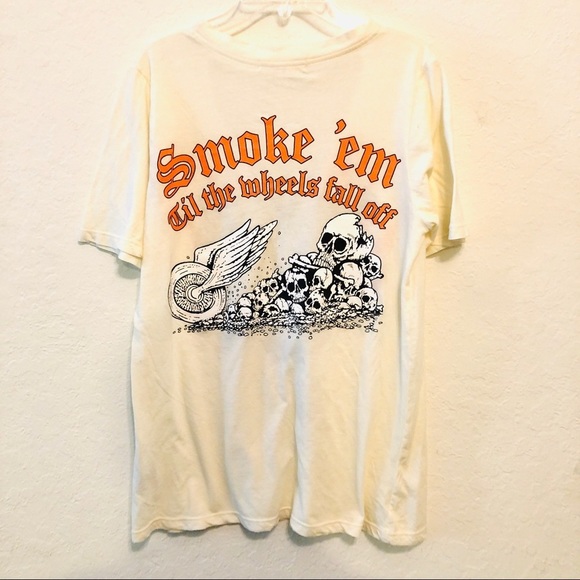 Truly Madly Deeply UO Short Sleeve Graphic T-Shirt - Picture 2 of 7